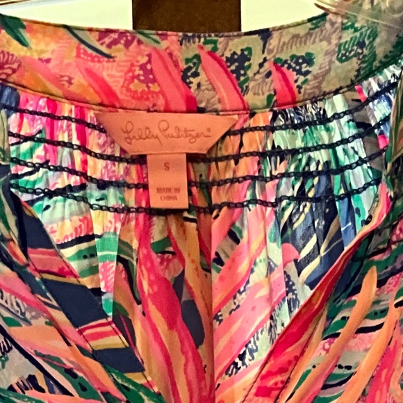 Lilly Pulitzer Pineapple Print Silky Blouse - Picture 7 of 7